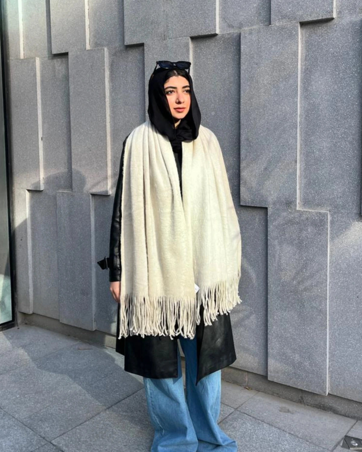 Luxury beige mohair shawl with elegant fringe details - Kawarem premium winter accessory 60x200cm

